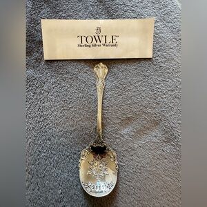 Towle .925 Sterling Old Master 2001 Christmas Snowflake Silver Sugar Spoon
